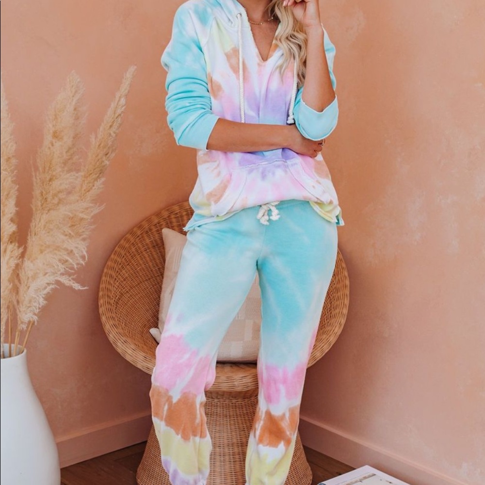 NWT marching tie dye loungewear set!!